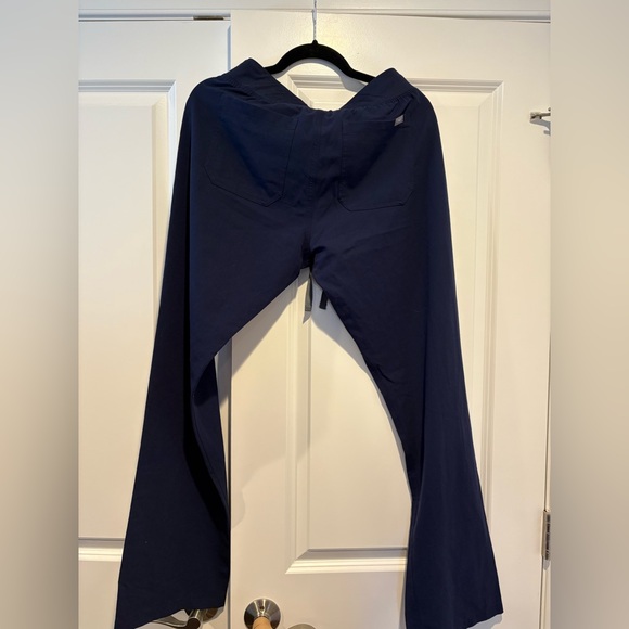 FIGS Navy Blue Scrub Set - Picture 6 of 6